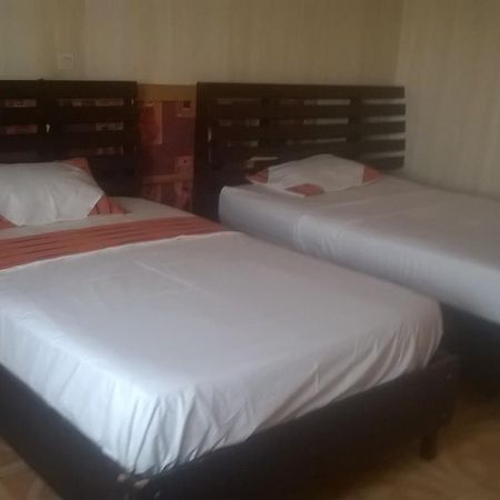 אואגדוגו Ouaga Beach Hotel מראה חיצוני תמונה