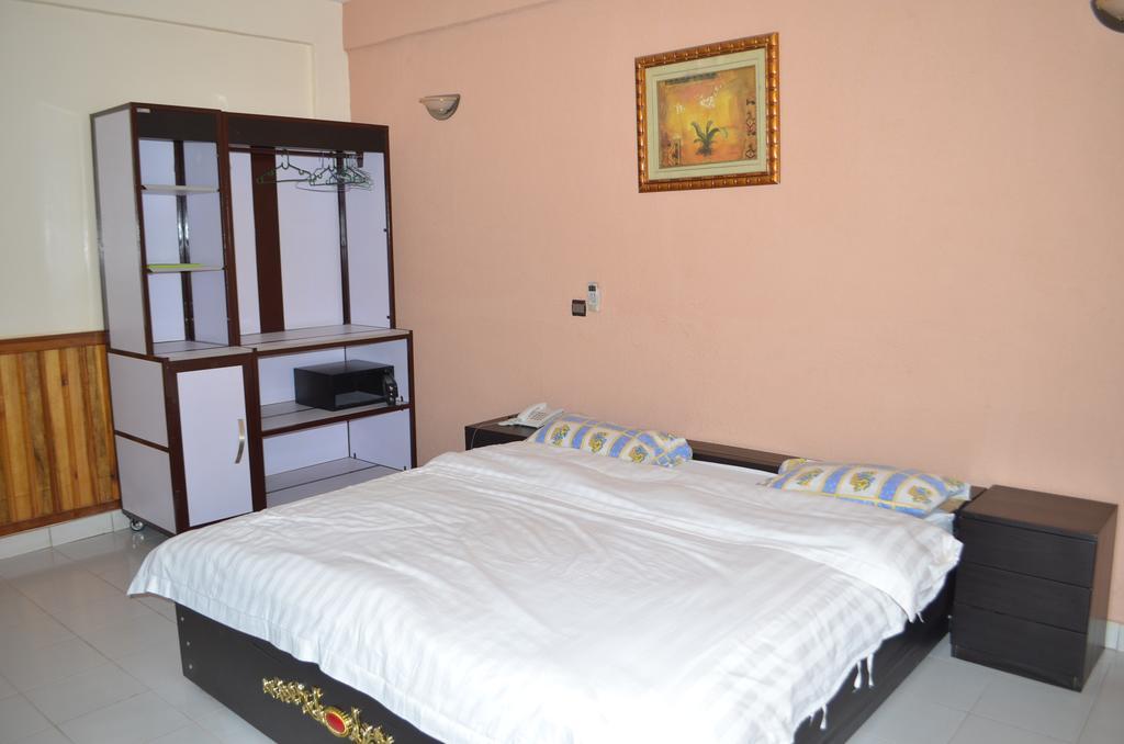 אואגדוגו Ouaga Beach Hotel מראה חיצוני תמונה
