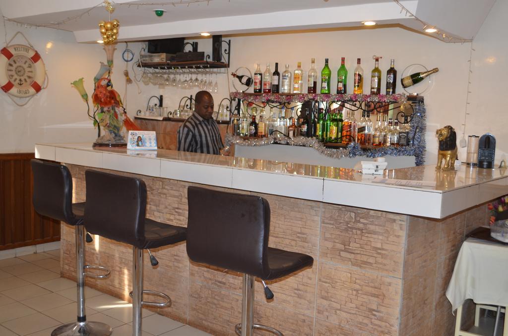 אואגדוגו Ouaga Beach Hotel מראה חיצוני תמונה