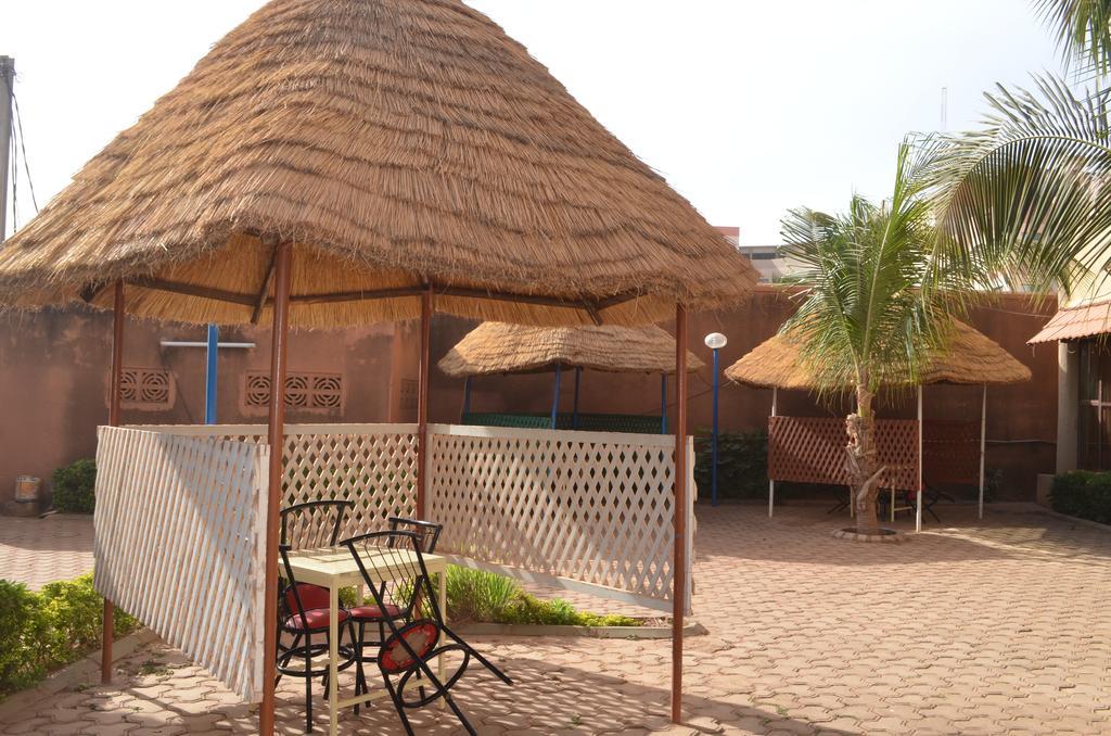 אואגדוגו Ouaga Beach Hotel מראה חיצוני תמונה