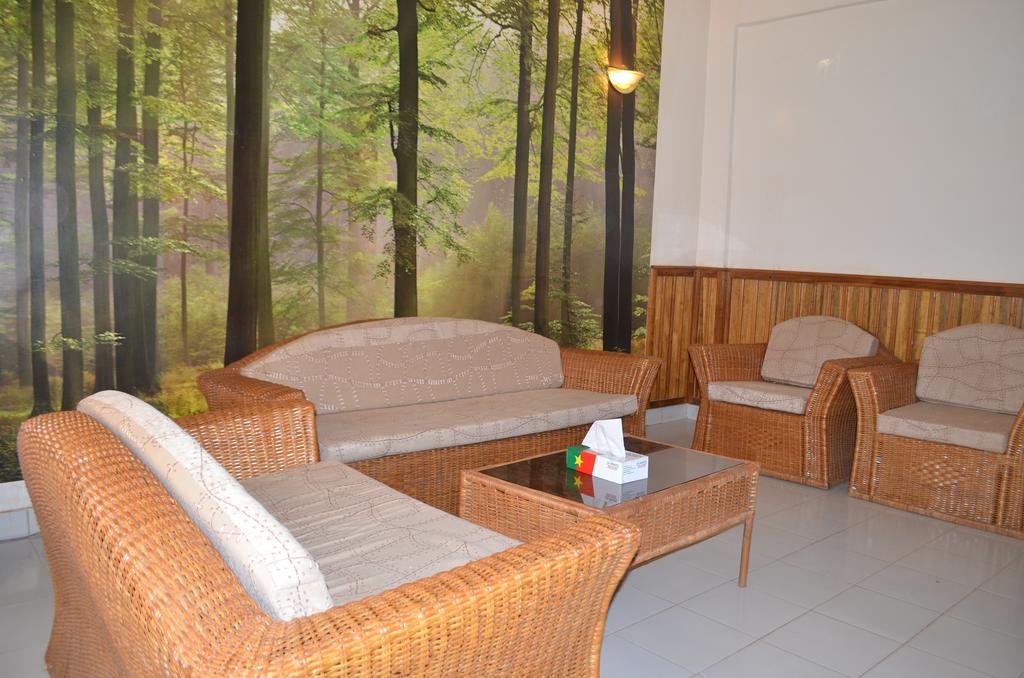 אואגדוגו Ouaga Beach Hotel מראה חיצוני תמונה