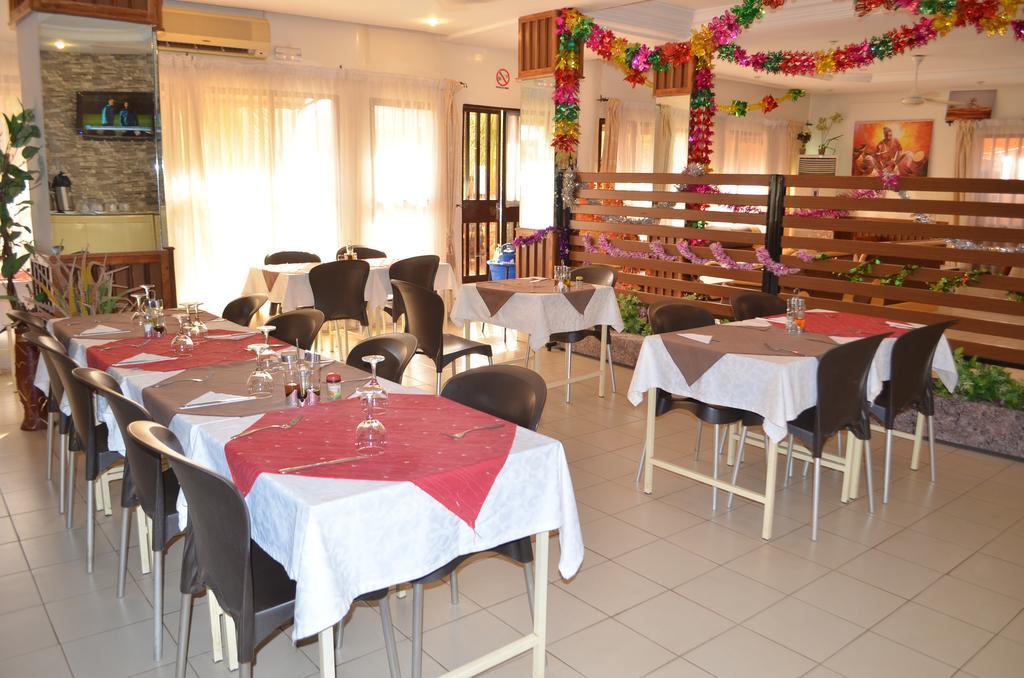 אואגדוגו Ouaga Beach Hotel מראה חיצוני תמונה