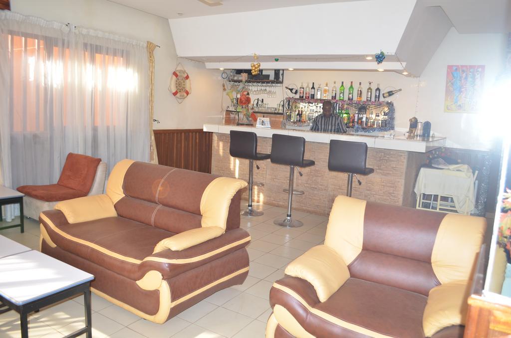 אואגדוגו Ouaga Beach Hotel מראה חיצוני תמונה