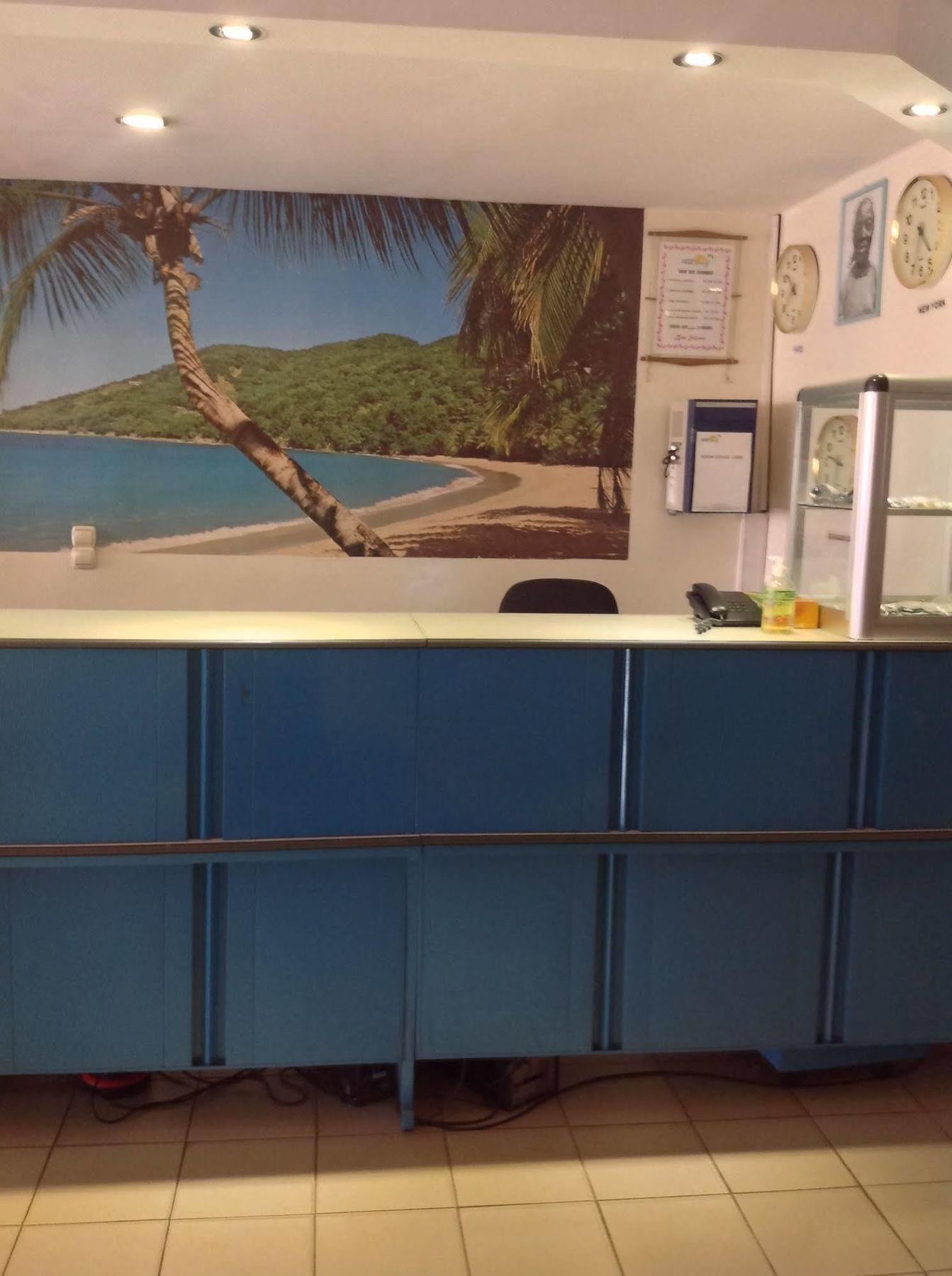 אואגדוגו Ouaga Beach Hotel מראה חיצוני תמונה