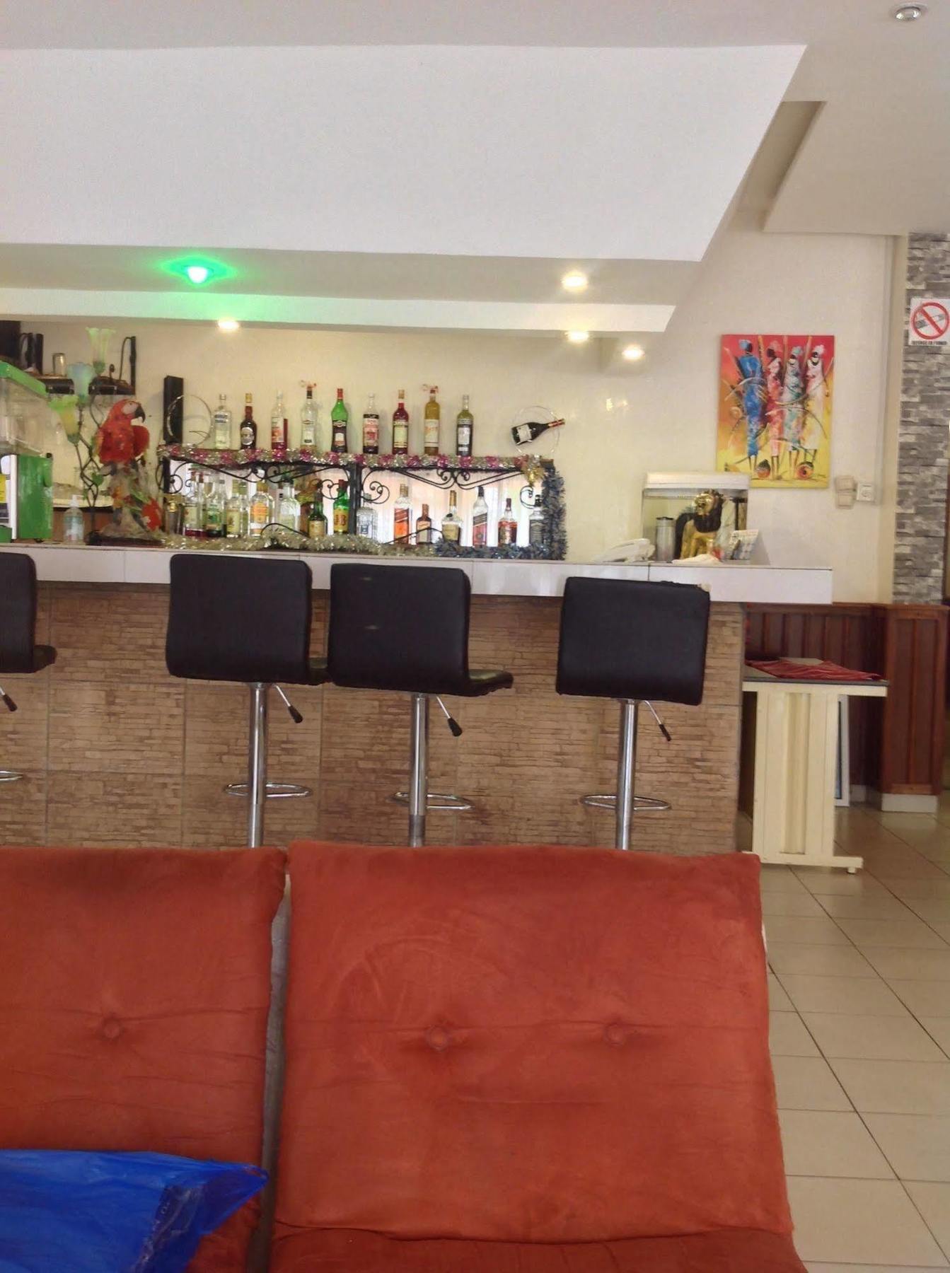 אואגדוגו Ouaga Beach Hotel מראה חיצוני תמונה