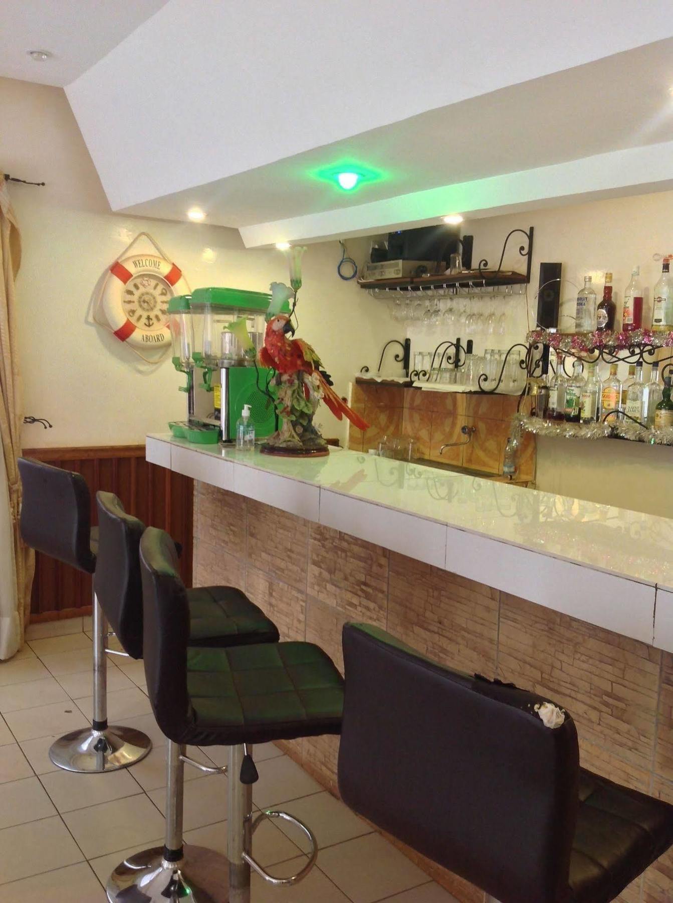 אואגדוגו Ouaga Beach Hotel מראה חיצוני תמונה