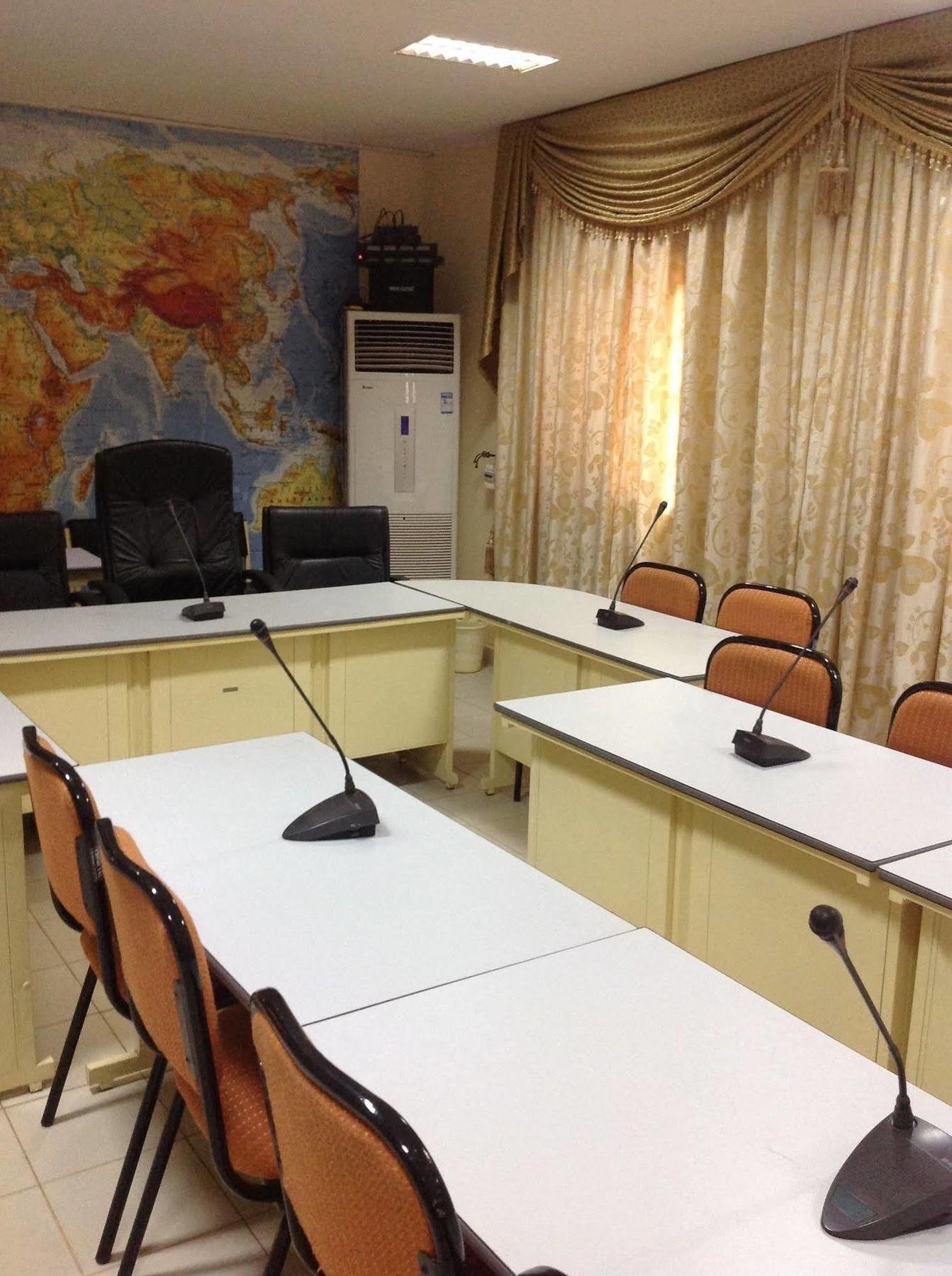 אואגדוגו Ouaga Beach Hotel מראה חיצוני תמונה