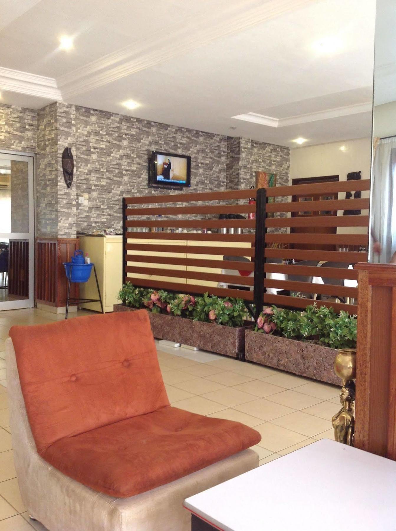 אואגדוגו Ouaga Beach Hotel מראה חיצוני תמונה